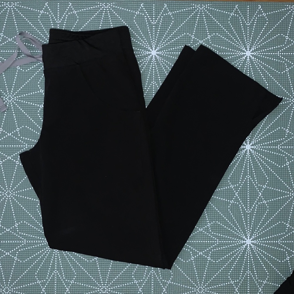 FIGS scrub kade cargo pants